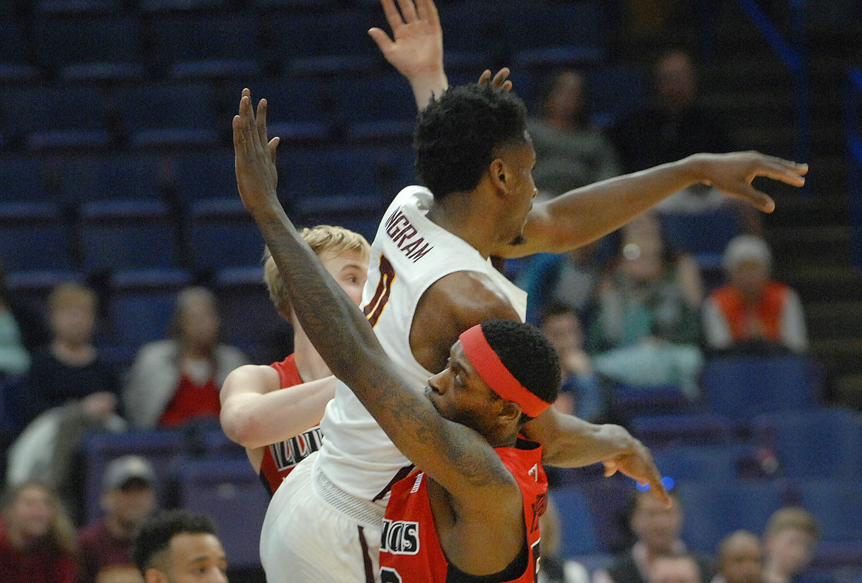 030518-blm-spt-8isuhoops